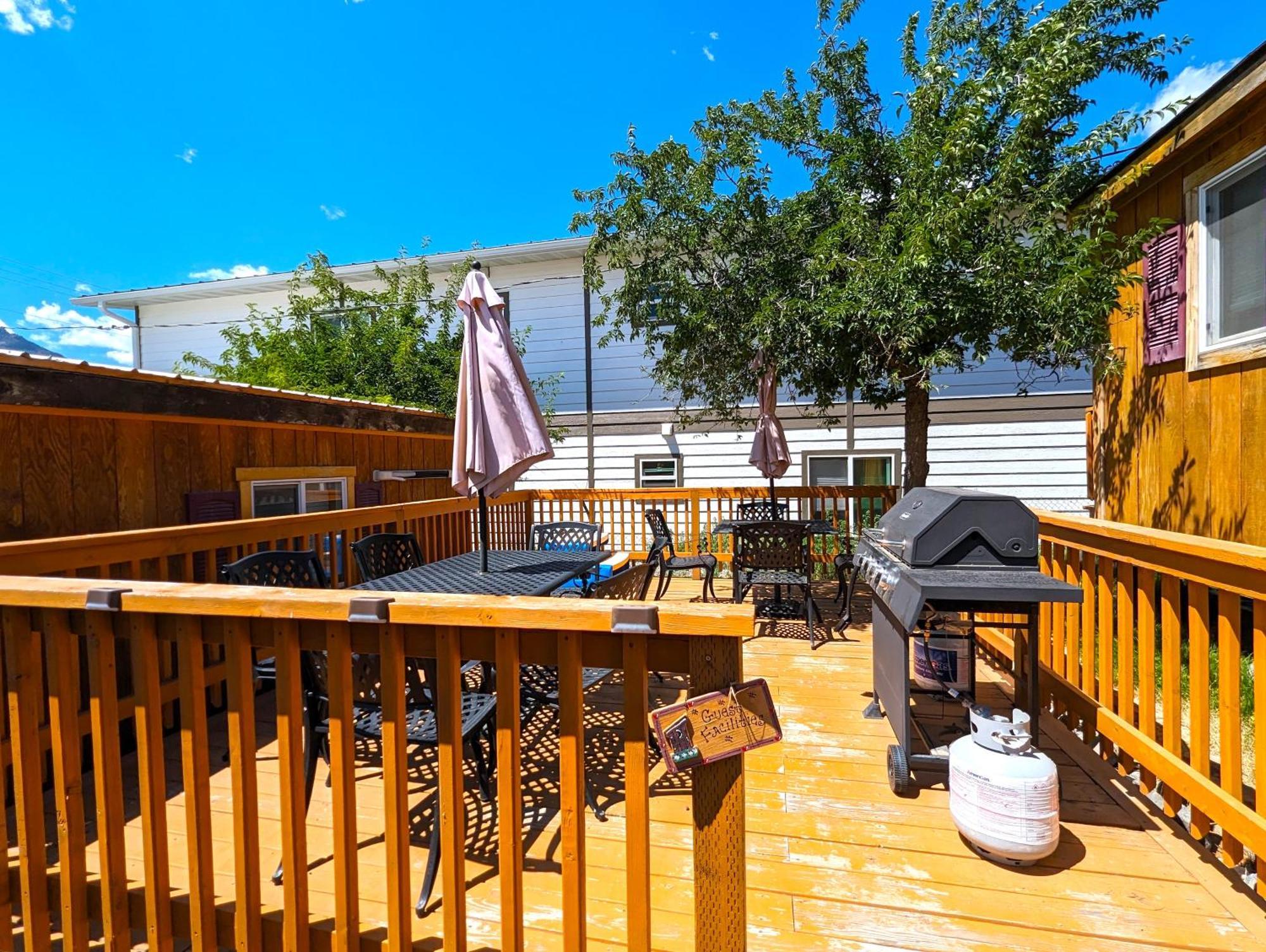 Yellowstone'S Treasure Cabins Gardiner Exterior foto