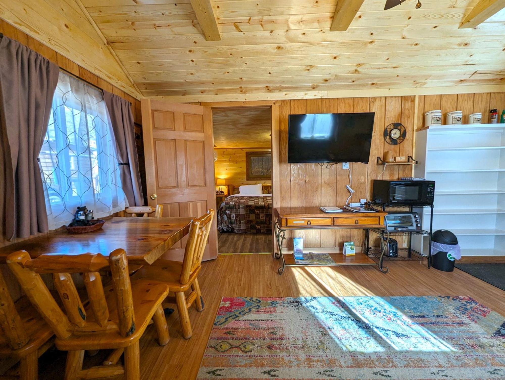 Yellowstone'S Treasure Cabins Gardiner Exterior foto