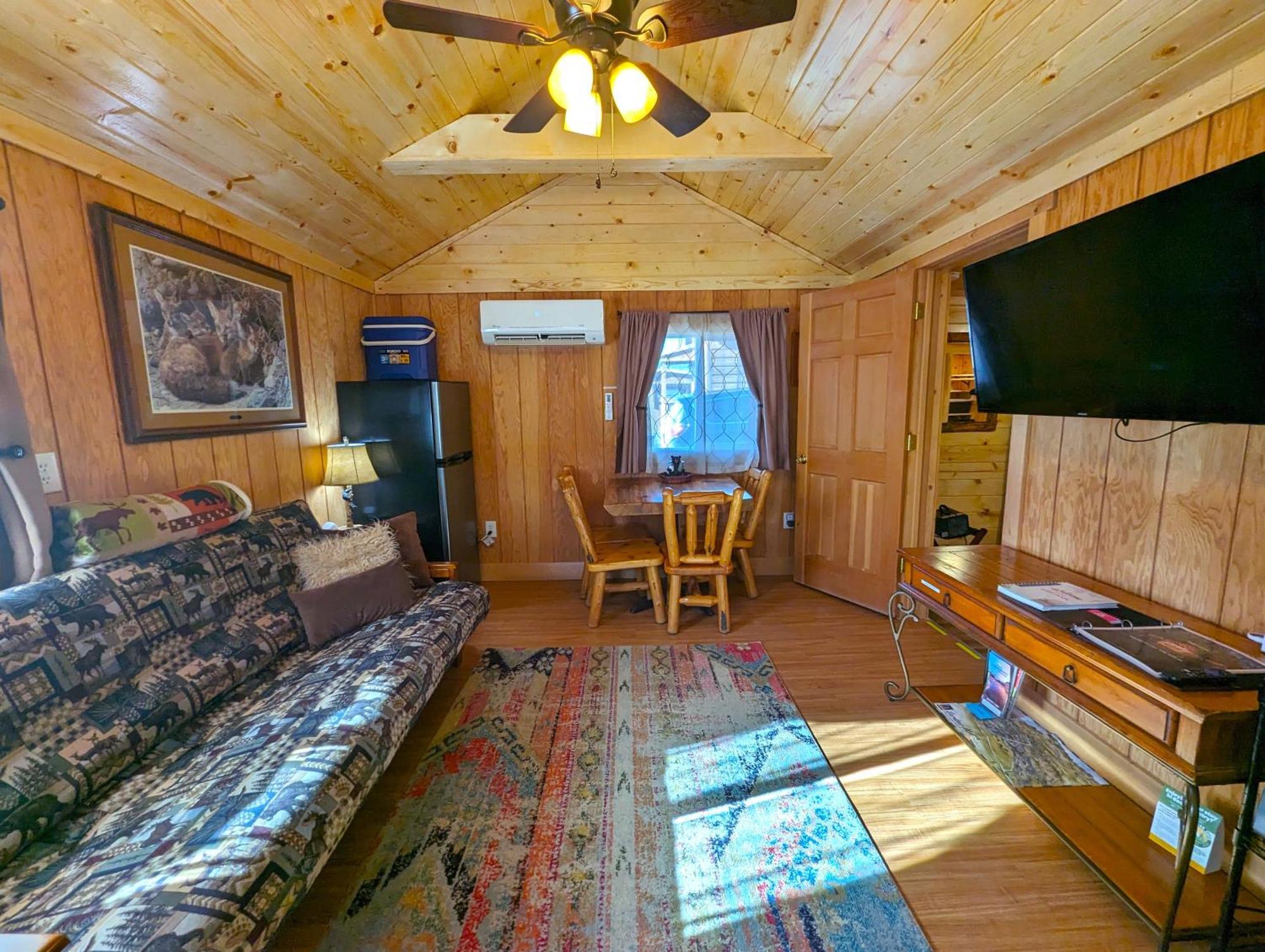 Yellowstone'S Treasure Cabins Gardiner Exterior foto