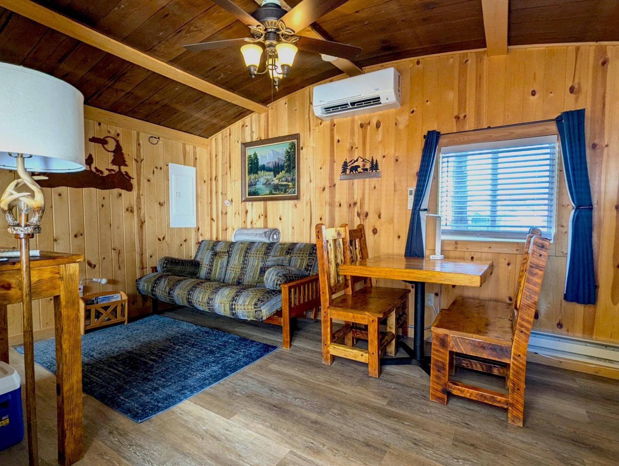 Yellowstone'S Treasure Cabins Gardiner Exterior foto