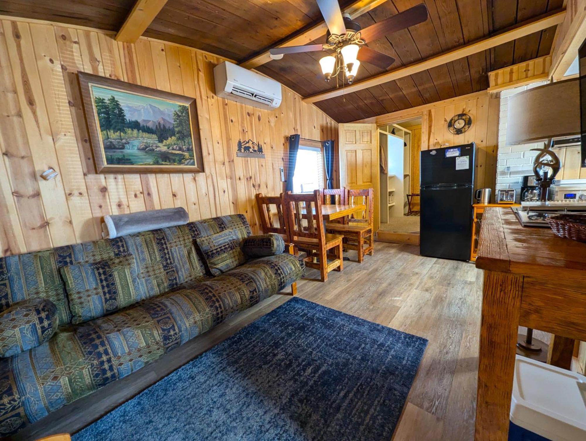 Yellowstone'S Treasure Cabins Gardiner Exterior foto